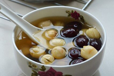 银耳莲子汤,银耳莲子汤的做法,银耳莲子汤做法