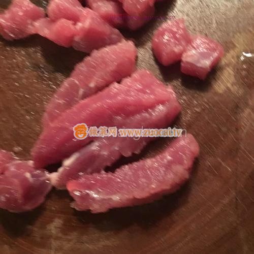 豌豆玉米炒肉丁的做法